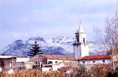 Il campanile della chiesa di Santa Maria Assunta